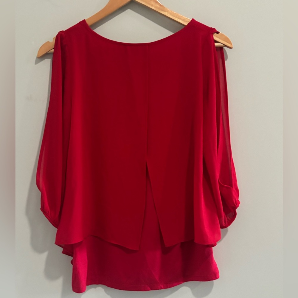 Red blouse. - Picture 2 of 3